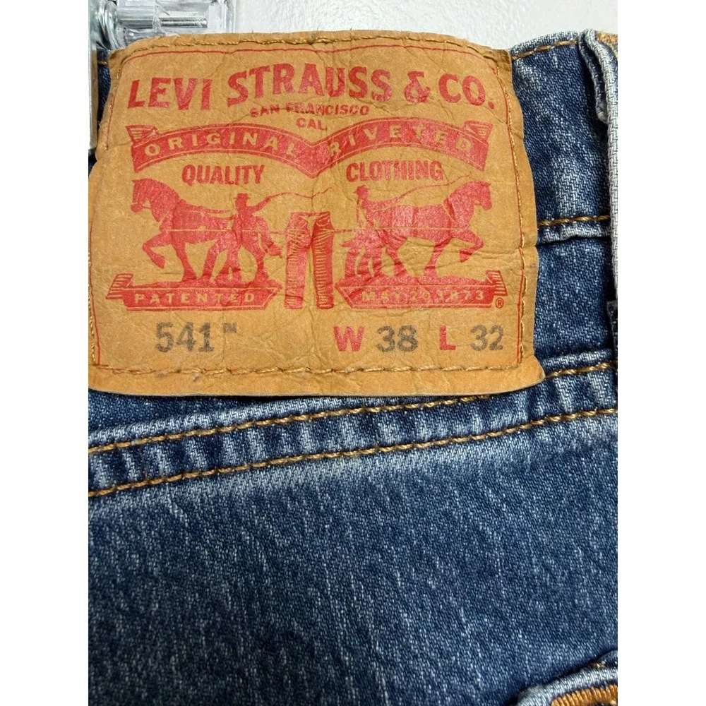 Levis 541 Athletic Taper Mens ‎ 38x32 Medium Wash Denim Blue Jeans (EE9) NWTs